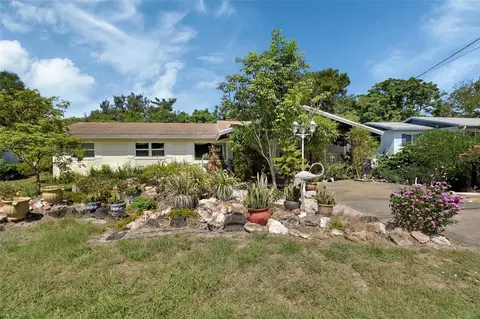 218 S Ridgewood Ave, Deland, FL 32720