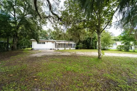 172 Robinhood Dr, Deland, FL 32724