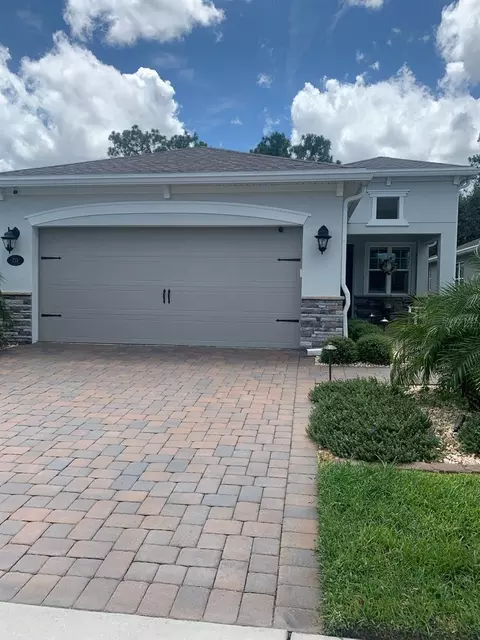 233 Old Moss Cir, Deland, FL 32724