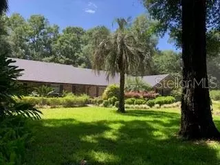 2096 Chinaberry Ln, Deland, FL 32720