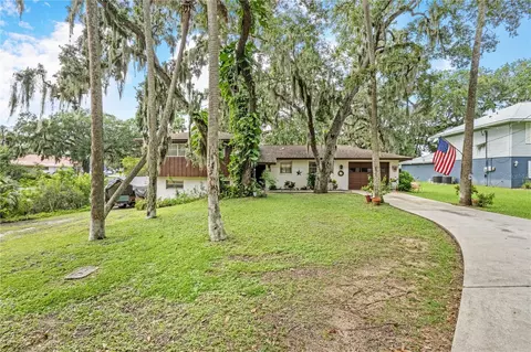 24 Oak St, Port Orange, FL 32127