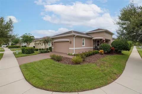 1675 Victoria Gardens Dr, Deland, FL 32724