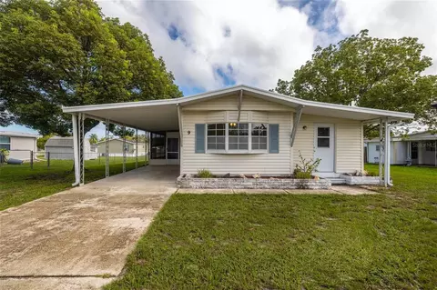 9 Maplehurst Ave, Debary, FL 32713