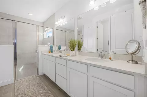 Bath - 2128 Raglan Cir, Ormond Beach, FL 32174 photo 2 of 4