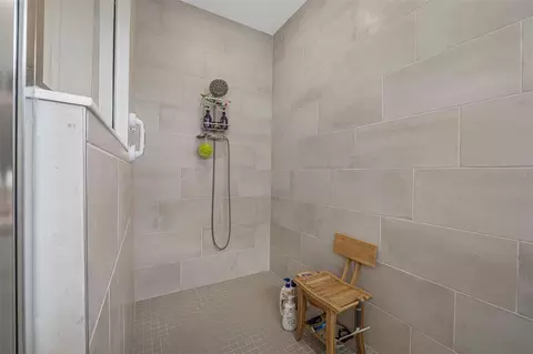Bath - 2128 Raglan Cir, Ormond Beach, FL 32174 photo 3 of 4