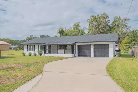 2082 Shady Ln, Geneva, FL 32732