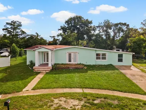 812 Lily Ct, Deltona, FL 32725