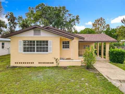 718 W Hogle Ave, Deland, FL 32720
