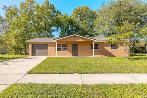 904 Gibbons St, Daytona Beach, FL 32117