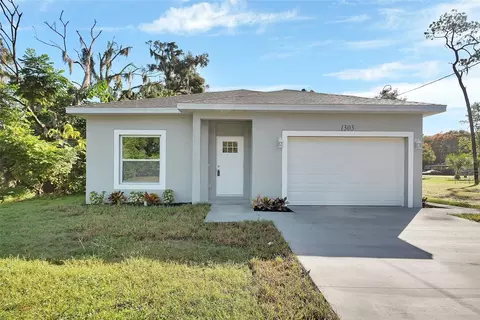 1303 S Thompson St, Deland, FL 32720