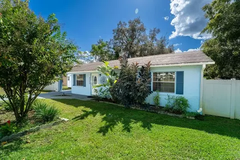 121 Debary Dr, Debary, FL 32713