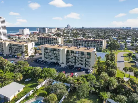 1437 N Atlantic Ave #105, Daytona Beach, FL 32118