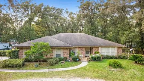 2020 Chinaberry Ln, Deland, FL 32720