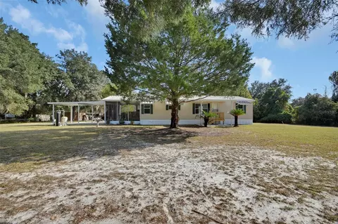 112 Stallion Rd, Crescent City, FL 32112