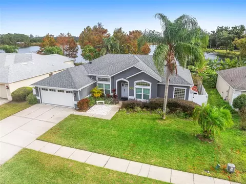 906 S Lake Lindley Dr, Deland, FL 32724