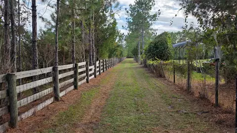 285 Olmstead Rd, Pierson, FL 32180
