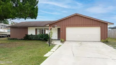 1086 Kingswood Way, Port Orange, FL 32129