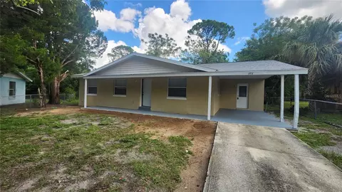 1079 N Gertrude Ct, Daytona Beach, FL 32117