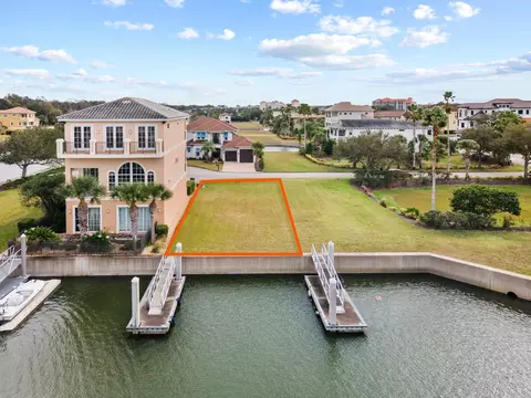 8 Captains Ct, Palm Coast, FL 32137