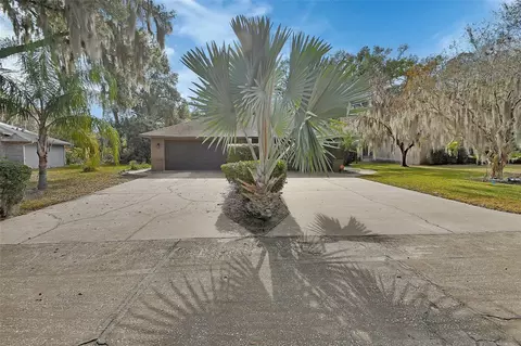 526 Hemingway Ct, Deland, FL 32720