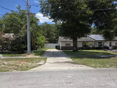 915 Marlboro Dr, Deland, FL 32724