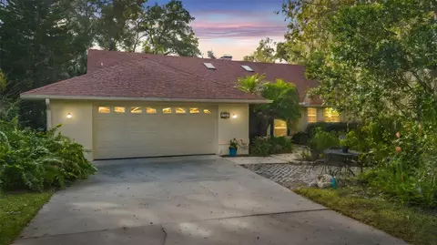 1136 W Glen Falls Rd, Deland, FL 32720