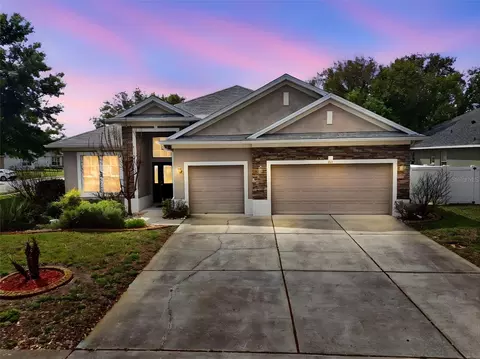 481 Woodford Dr, Debary, FL 32713