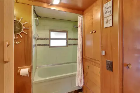 Bath - 55512 Front St, Astor, FL 32102 photo 2 of 3