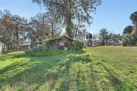 Exterior - 55512 Front St, Astor, FL 32102 photo 9 of 14