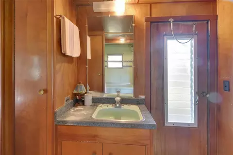 Bath - 55512 Front St, Astor, FL 32102 photo 3 of 3