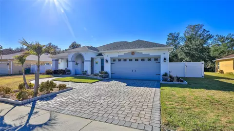 911 Fallbrooke Ave, Deltona, FL 32725