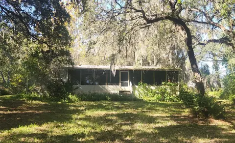 384 Crescent Lake Shore Dr, Crescent City, FL 32112