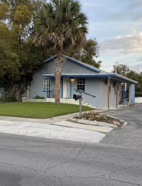 109 N Stone St, Deland, FL 32720