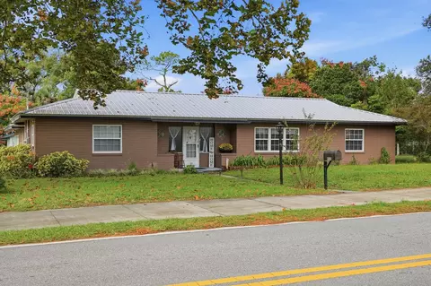 930 N Amelia Ave, Deland, FL 32724