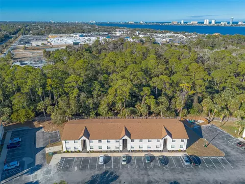 426 Banana Cay Dr #I, South Daytona, FL 32119