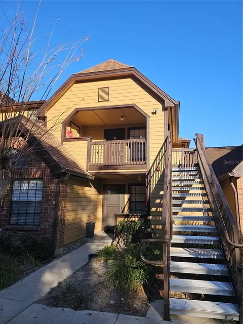 415 Lakepointe Dr #204, Altamonte Springs, FL 32701