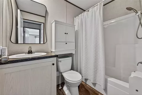 Bath - 185 Coleman St, Edgewater, FL 32141 photo 4 of 4
