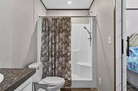 Bath - 185 Coleman St, Edgewater, FL 32141 photo 2 of 4