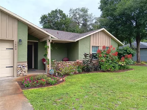 1609 Pine Ave, Deland, FL 32724