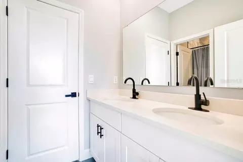 Bath - 3295 Arch Ave, Ormond Beach, FL 32174 photo 7 of 11