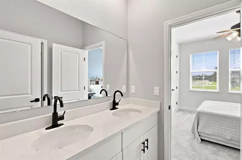 Bath - 3295 Arch Ave, Ormond Beach, FL 32174 photo 6 of 11