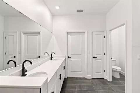 Bath - 3295 Arch Ave, Ormond Beach, FL 32174 photo 4 of 11