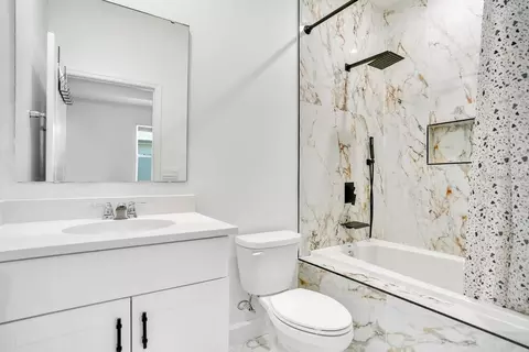 Bath - 3295 Arch Ave, Ormond Beach, FL 32174 photo 11 of 11