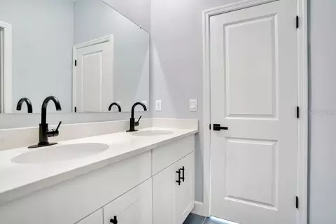 Bath - 3295 Arch Ave, Ormond Beach, FL 32174 photo 8 of 11