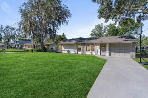 1380 2nd Ave, Deland, FL 32724