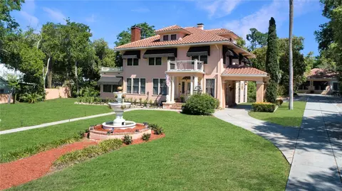 347 E 3rd Ave, Mount Dora, FL 32757