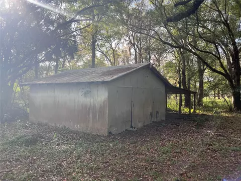 Exterior - 177 E 3rd Ave, Pierson, FL 32180 photo 3 of 5