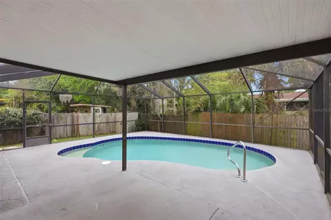 Exterior - 2009 Umbrella Tree Dr, Edgewater, FL 32141 photo 7 of 12
