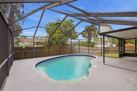 Exterior - 2009 Umbrella Tree Dr, Edgewater, FL 32141 photo 3 of 12