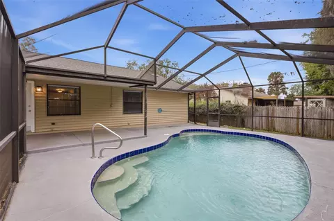 Exterior - 2009 Umbrella Tree Dr, Edgewater, FL 32141 photo 4 of 12